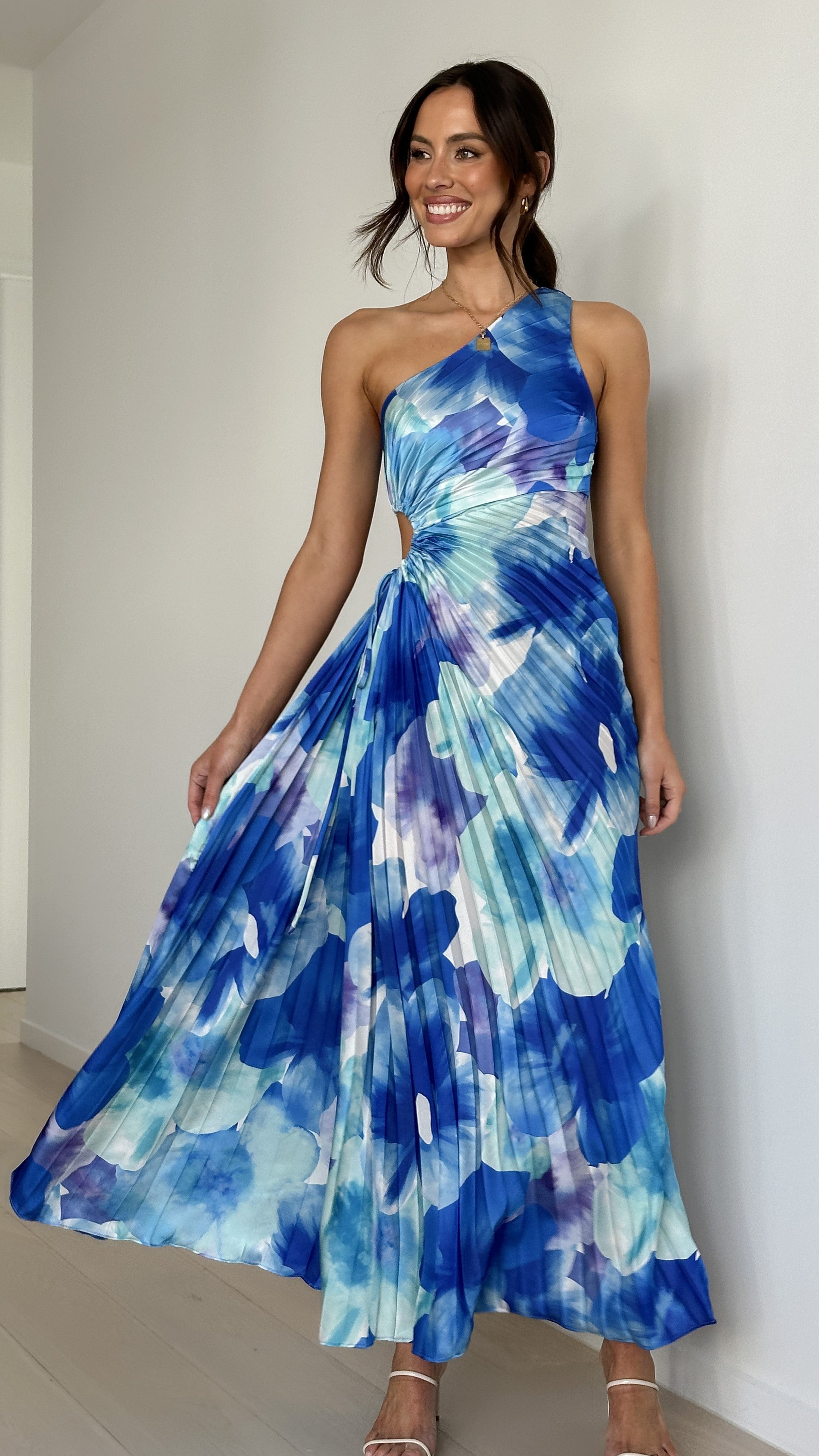 Sienna™ | Elegant maxi dress with cut-out 