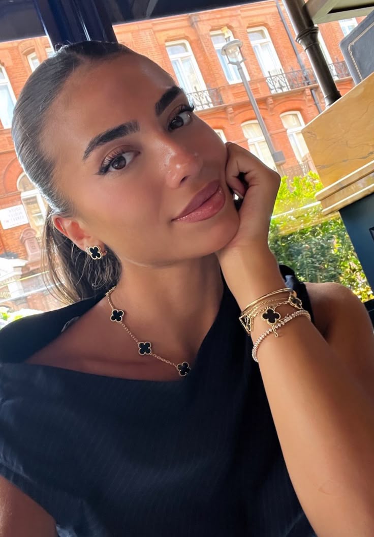 Aurivya™ | Luxury Obsidian Clover Edition