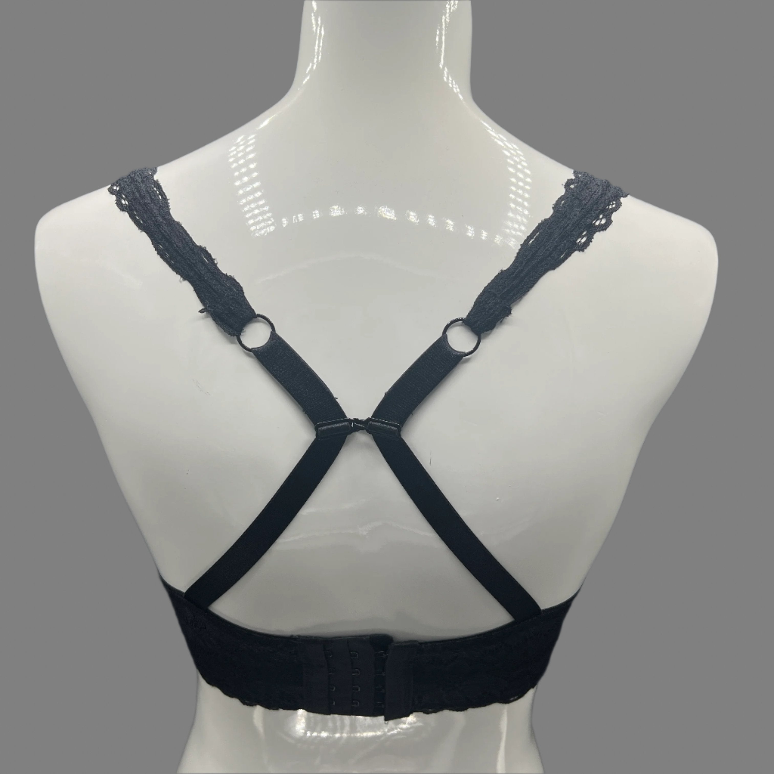 Losha Curvy Double Layered All-Over Lace Bralette – Black
