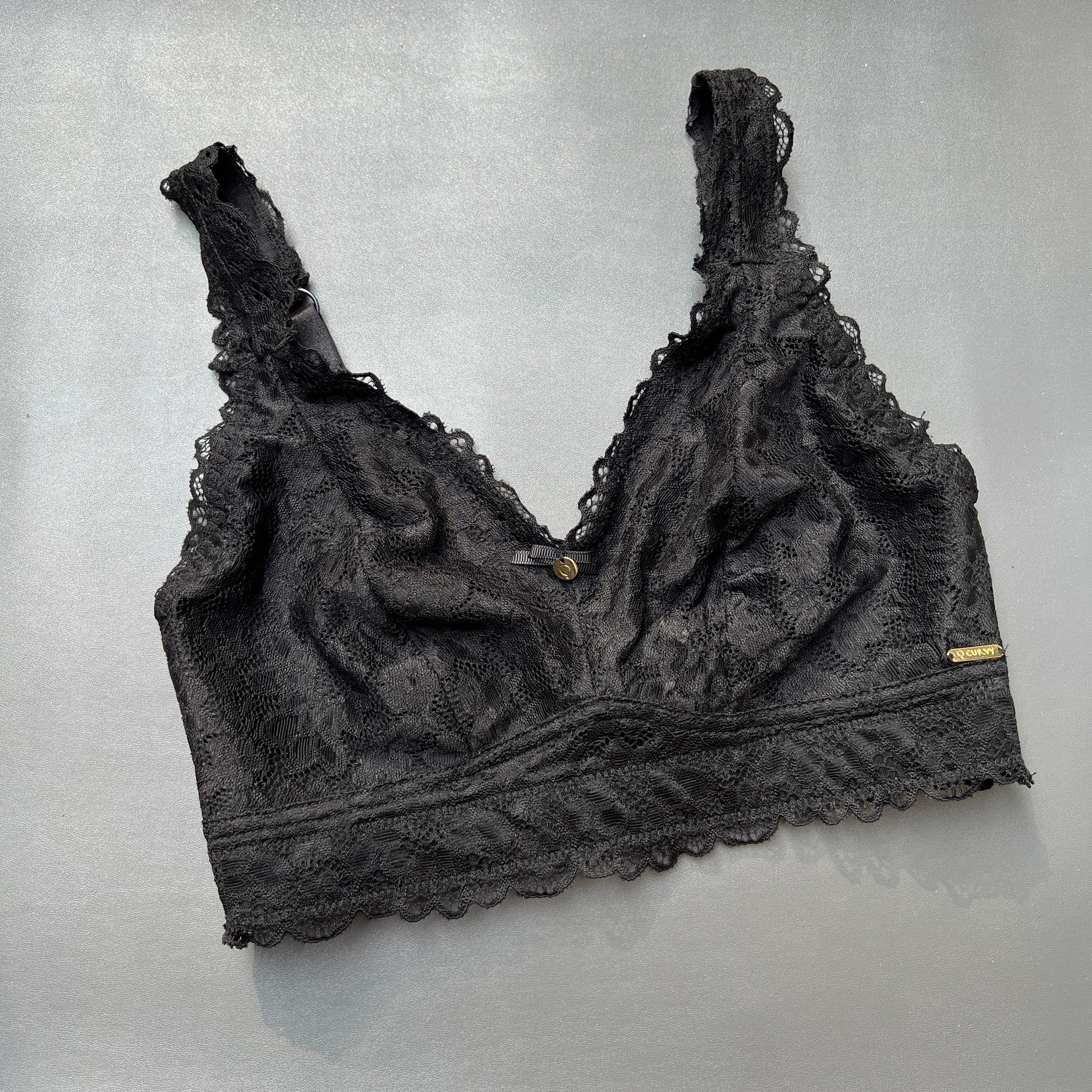 Losha Curvy Double Layered All-Over Lace Bralette – Black