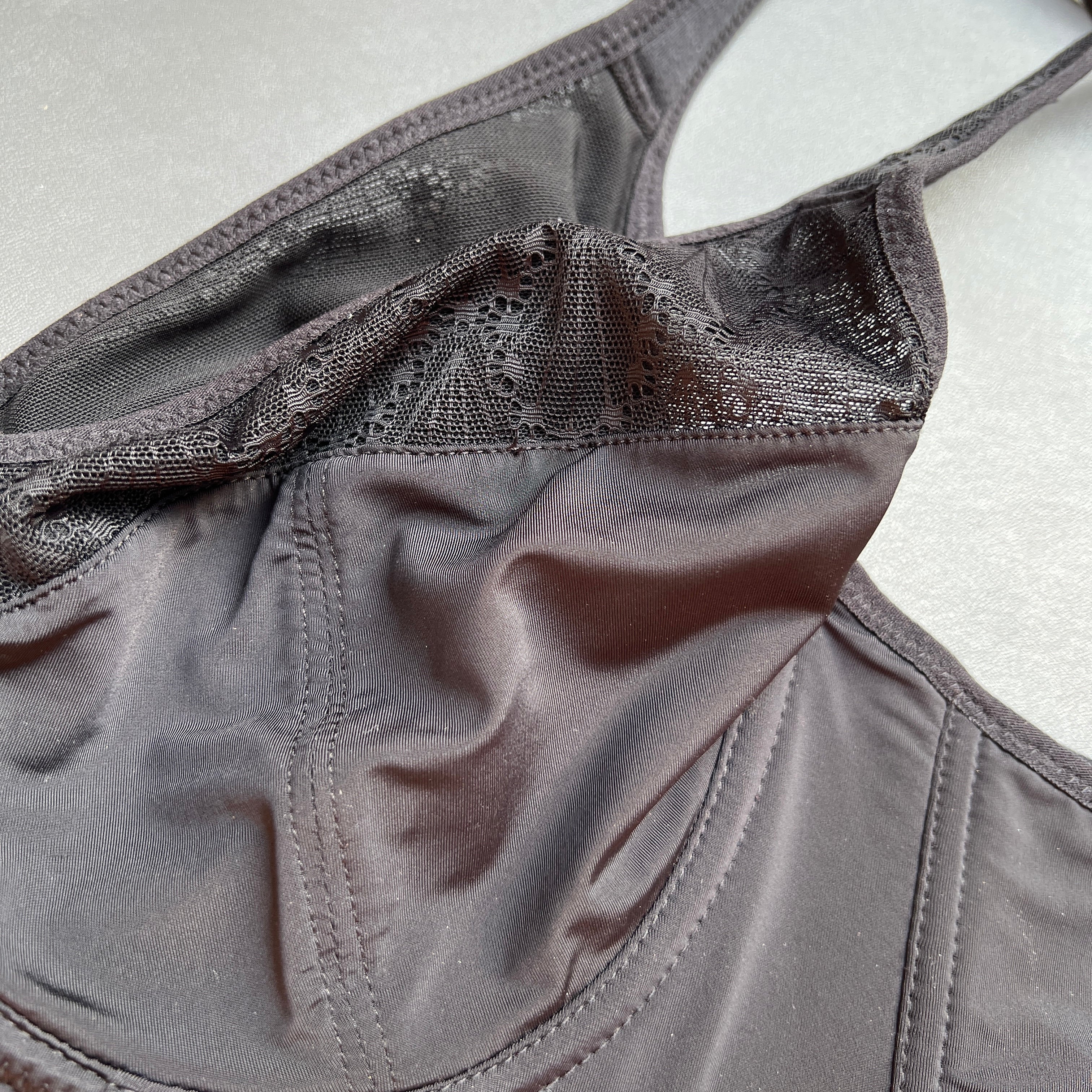 Losha Curvy Double Layer Minimizer Underwire Bra with Lace Detail – Black