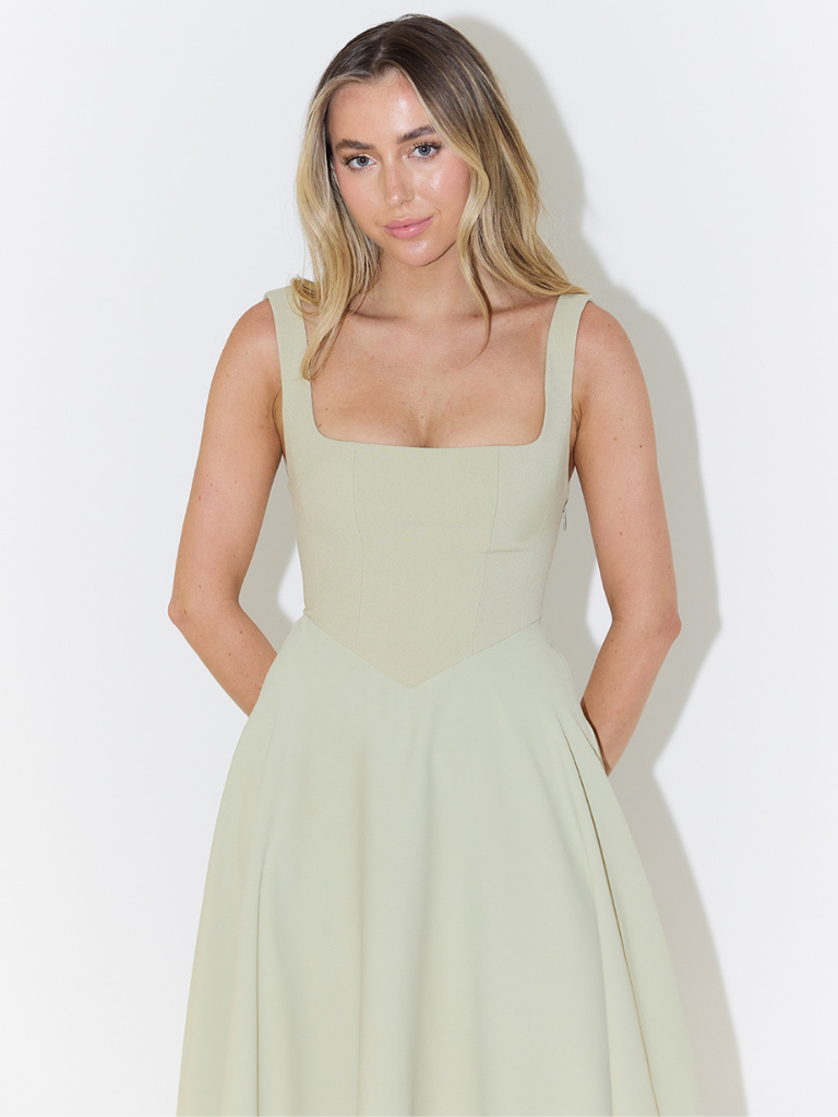 Lucinda™ | Dress in purple elegance