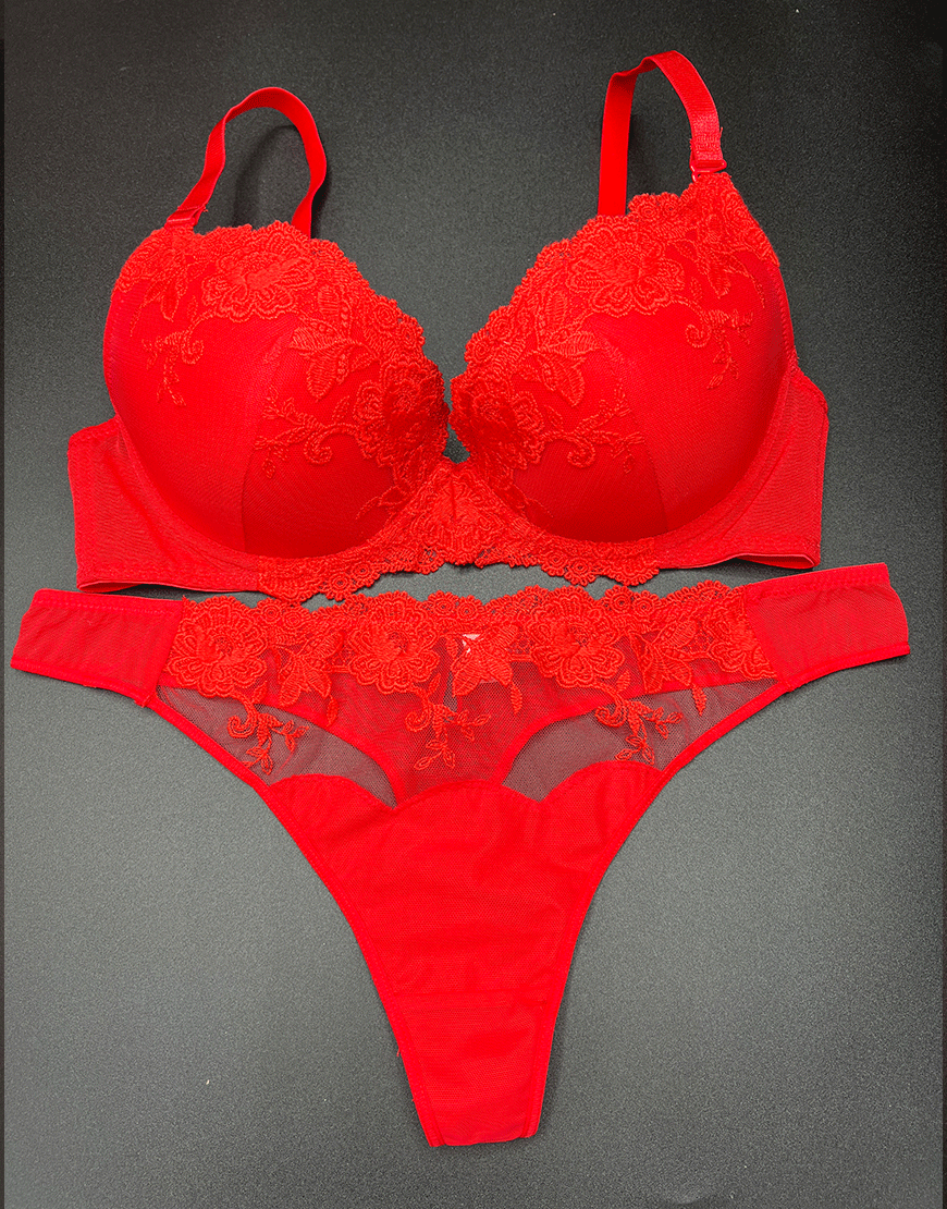 Lightly padded underwire bra with matching panty – Red