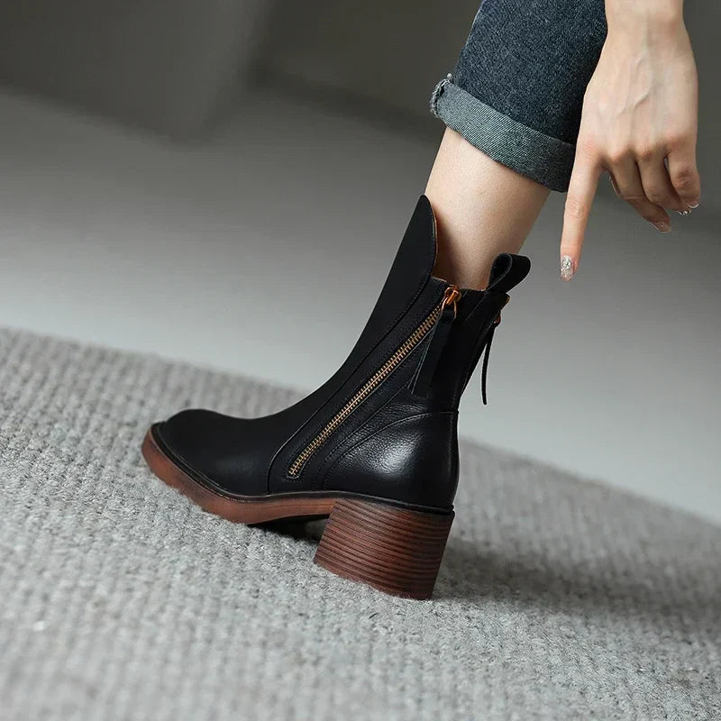 Mila – Orthopedic boots 