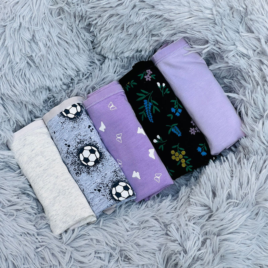 PACK MIT 5 SUPER WEICHEN BAUMWOLL-STRETCH PRINTED BIKINI-SLIPS - FUSSBALL